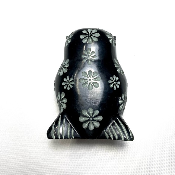 Figurine OWL Carved Black 4" Soapstone Owl Flower Design made in India - Picture 4 of 8